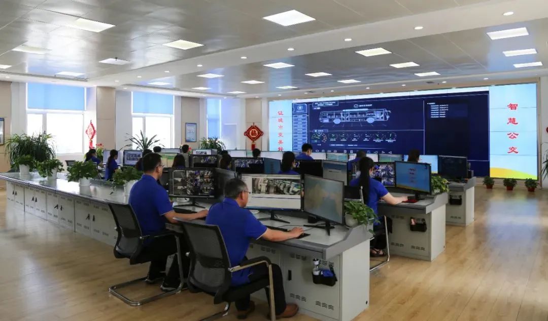 青島西海岸新區(qū)打造“5G+智慧公交” ,將車聯(lián)網(wǎng)技術(shù)推進(jìn)3-5年(圖2) 圖片
